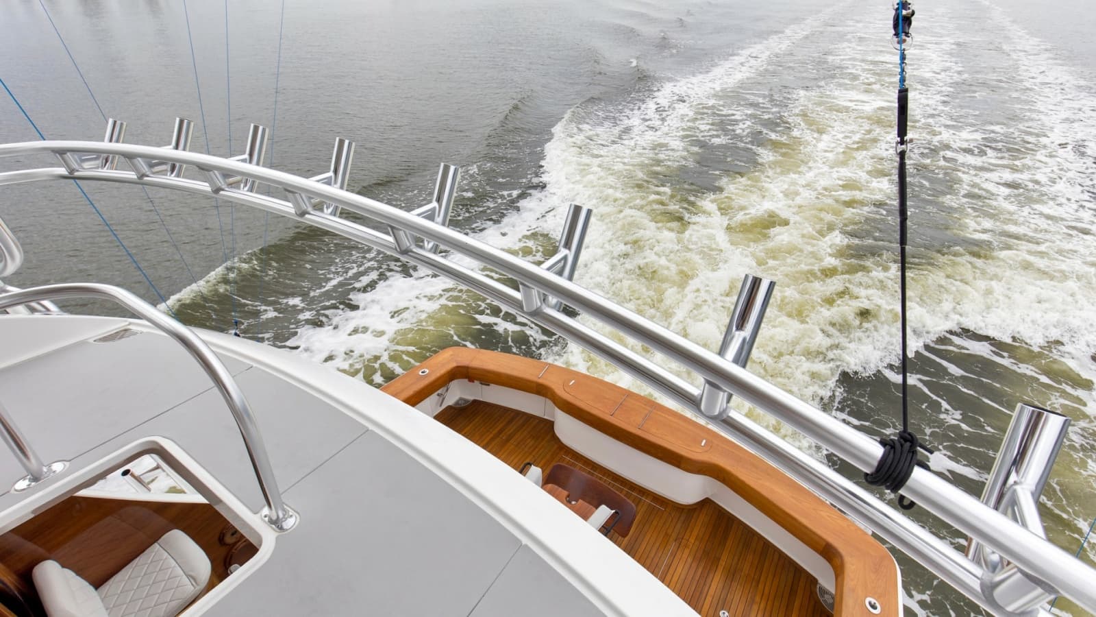 2020 Viking 68 Convertible - Photo 54