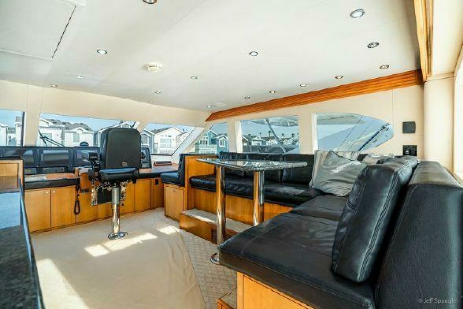 2008 Hatteras 77 Enclosed Bridge - Photo 16