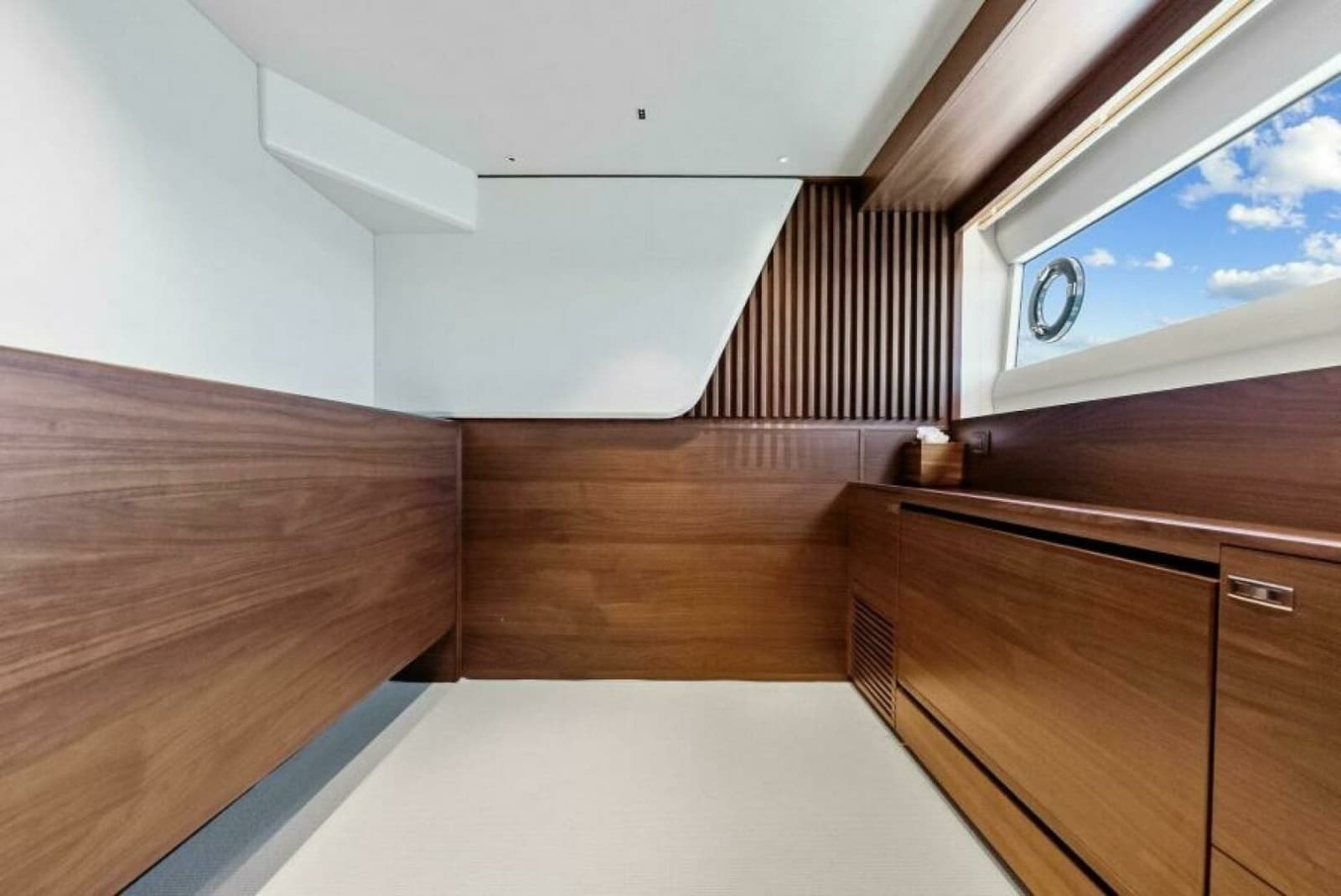 2024 Princess Y72 Motor Yacht - Photo 25