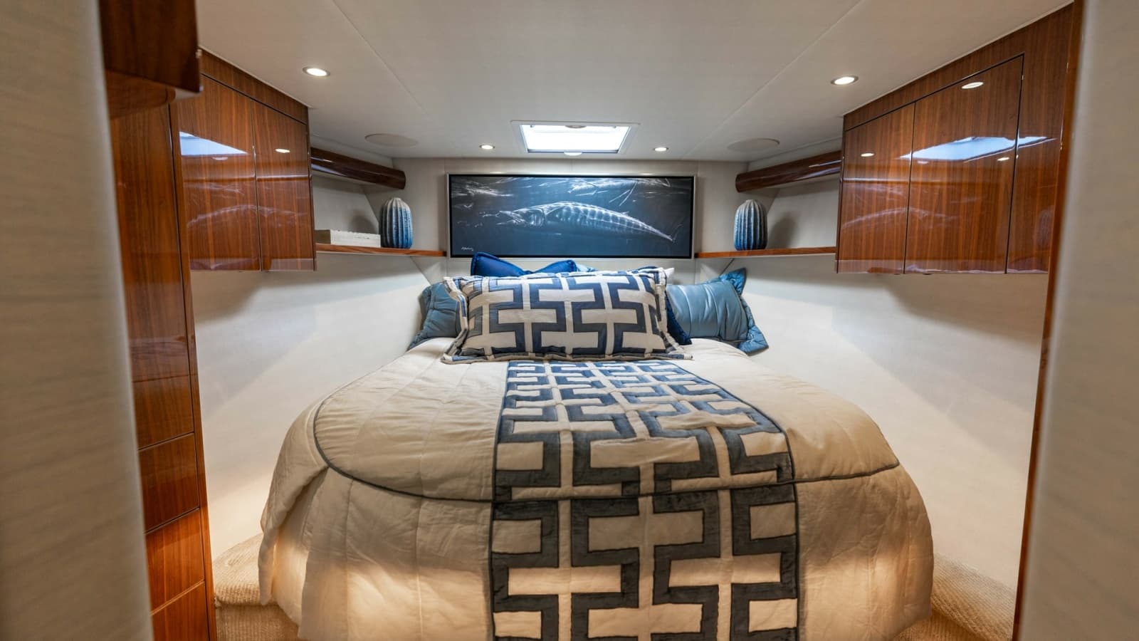 2019 Viking 68 Convertible - Photo 19