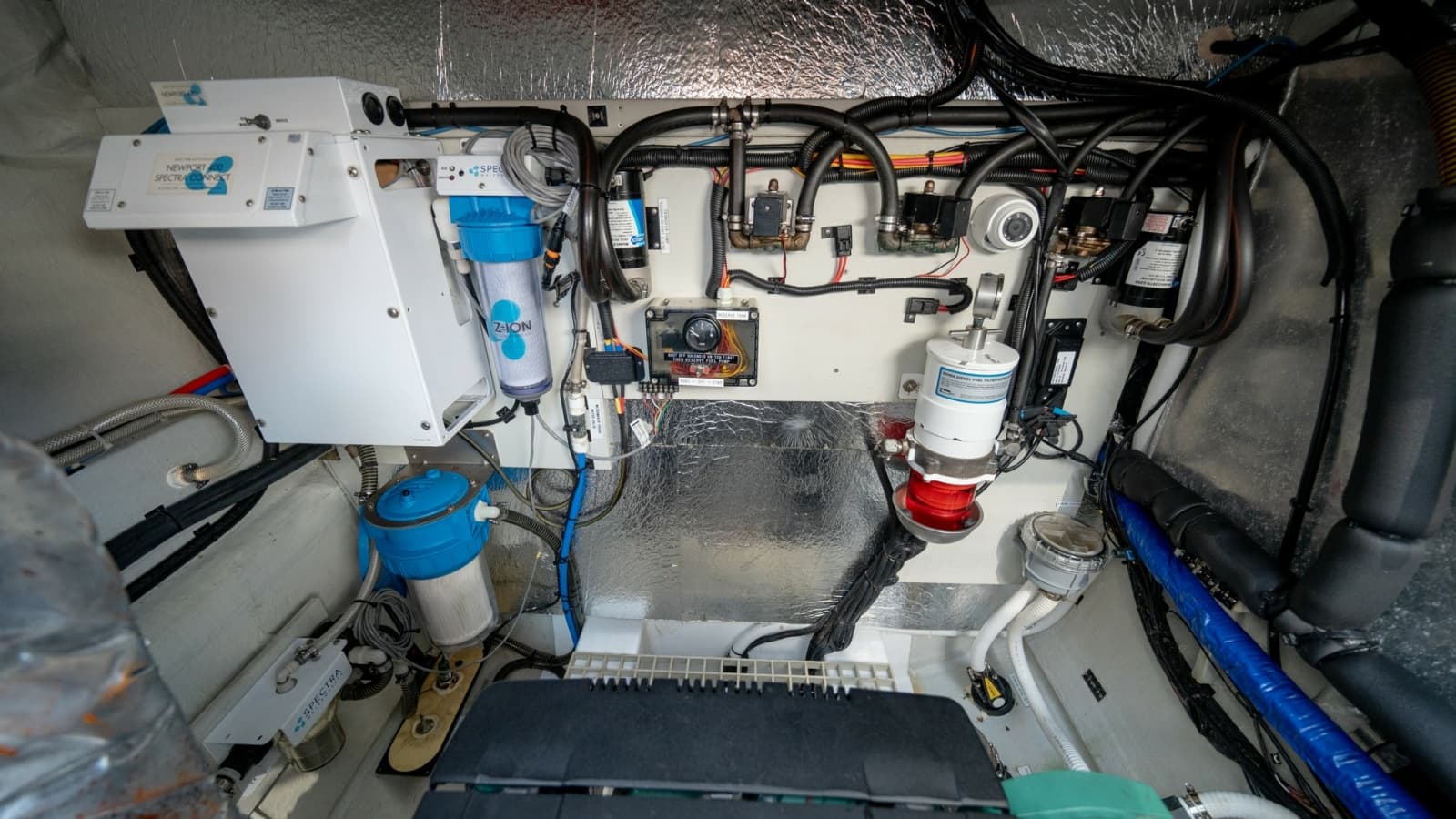 2021 Aquila 44 Motor Yacht - Photo 52