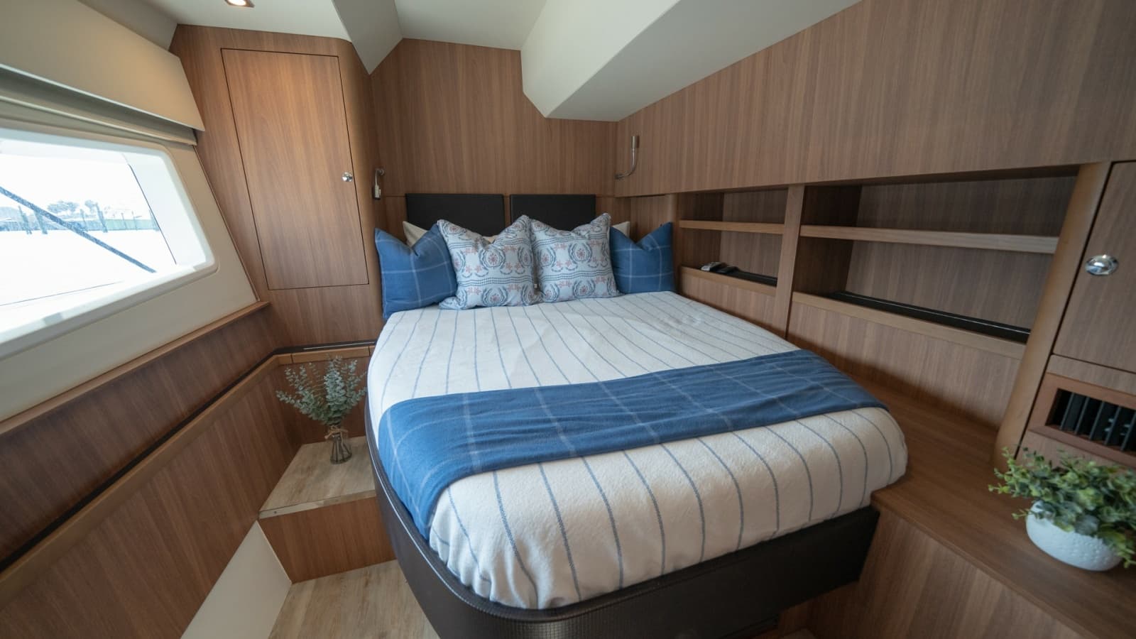 2021 Aquila 44 Motor Yacht - Photo 20