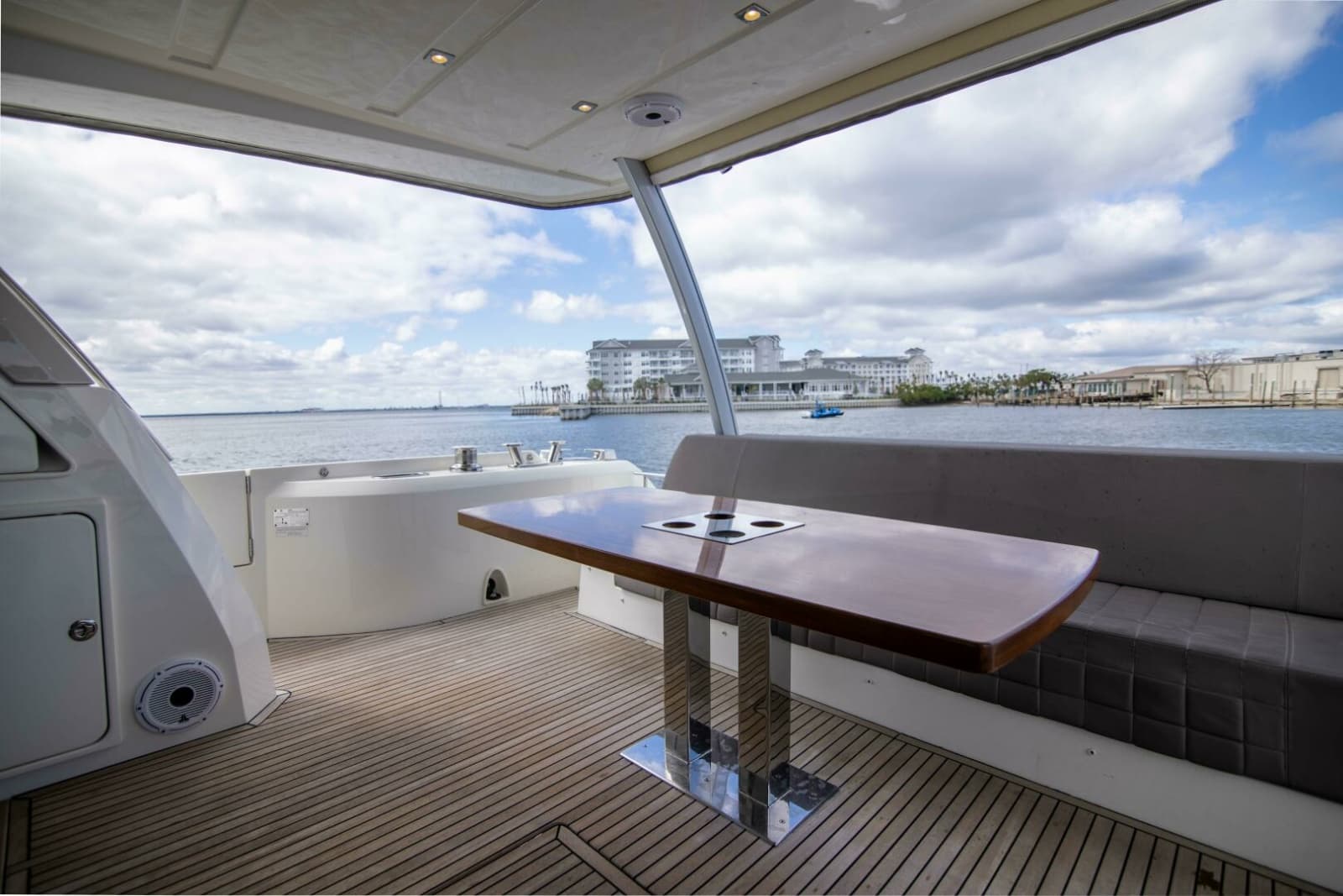 2018 Prestige 680 Flybridge - Photo 36