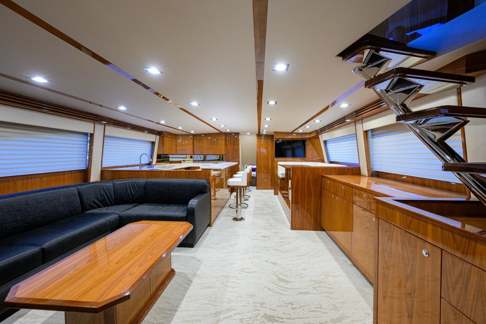 2023 Viking 80 Skybridge - Photo 2