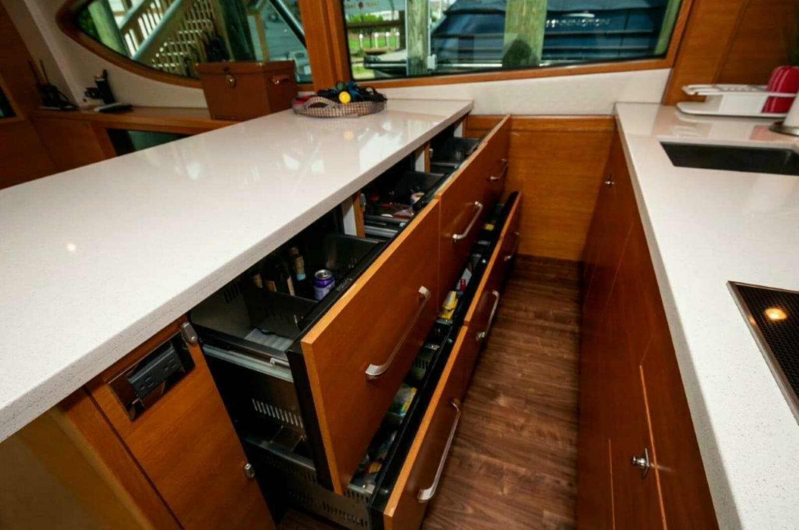 2016 Hatteras GT60 - Photo 16