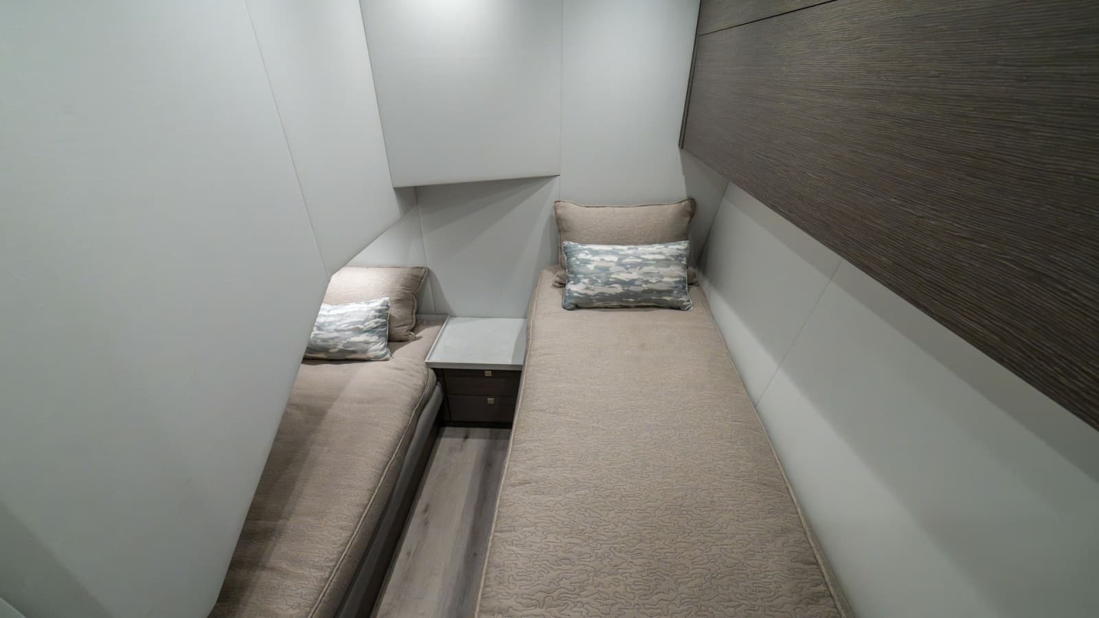 2024 Viking 64 Convertible - Photo 19