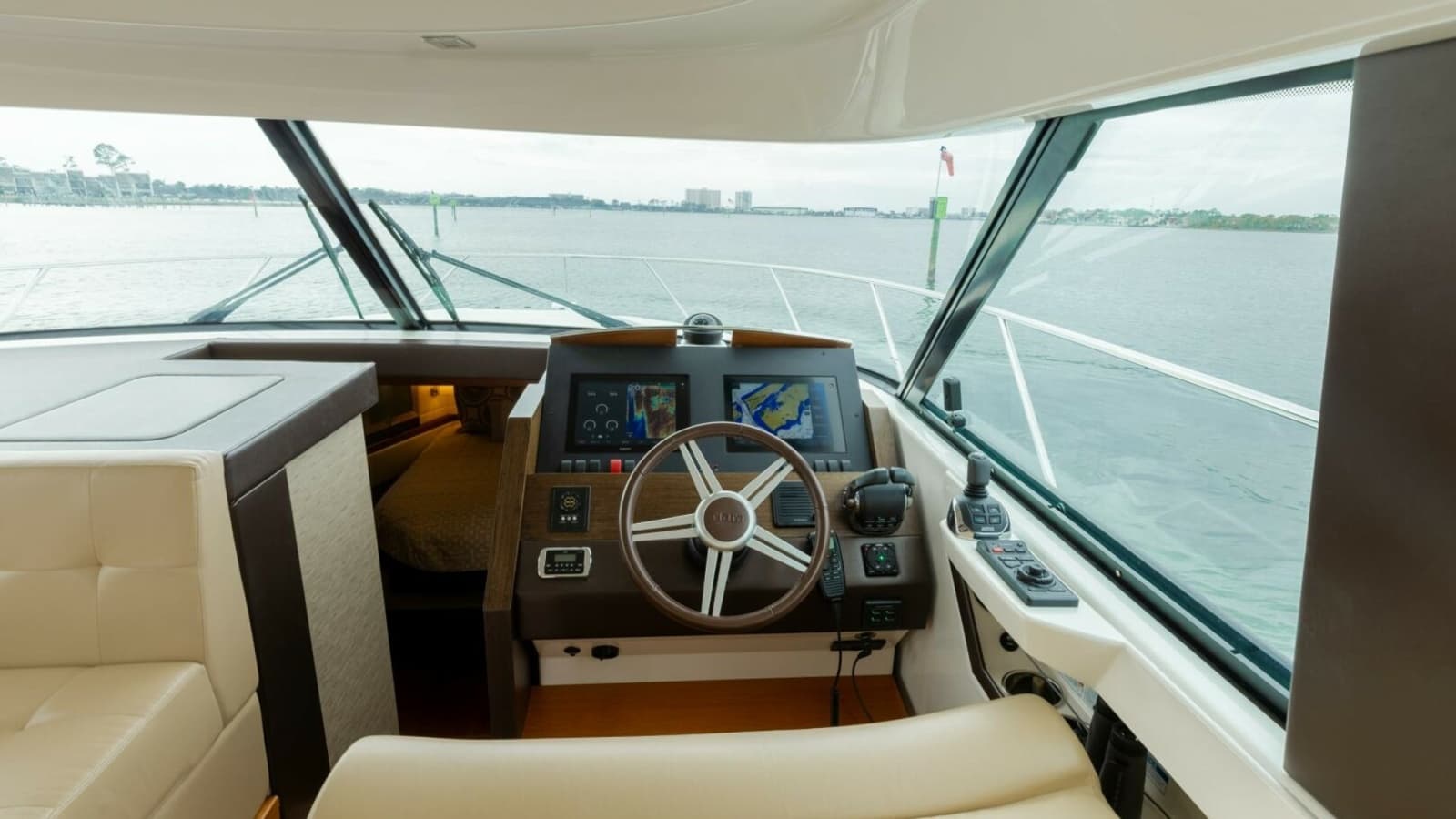 2015 Tiara Yachts 44 Coupe - Photo 19