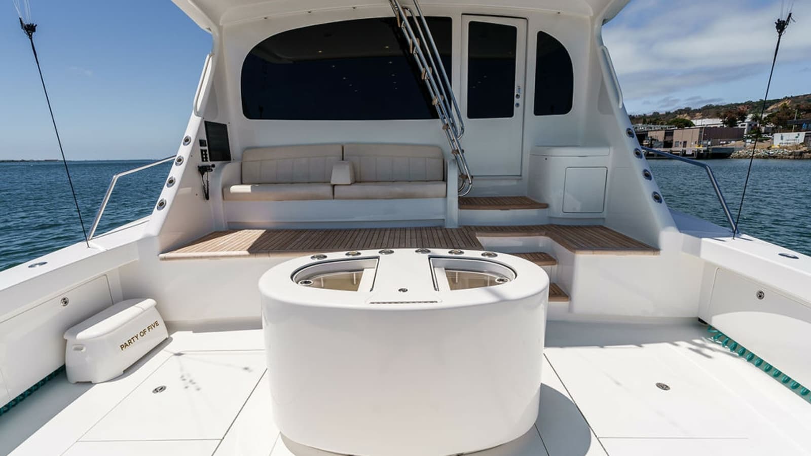 2019 Viking 80 Skybridge - Photo 72