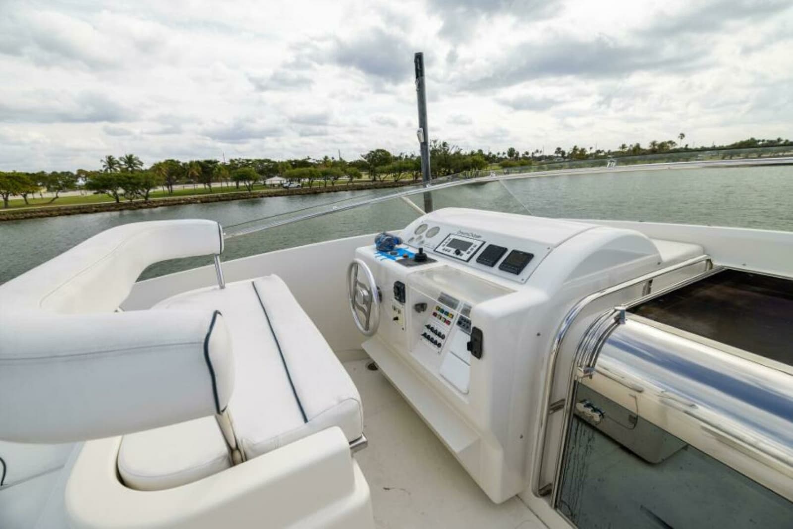 2001 Ferretti Yachts 94 Raised Pilothouse - Photo 34