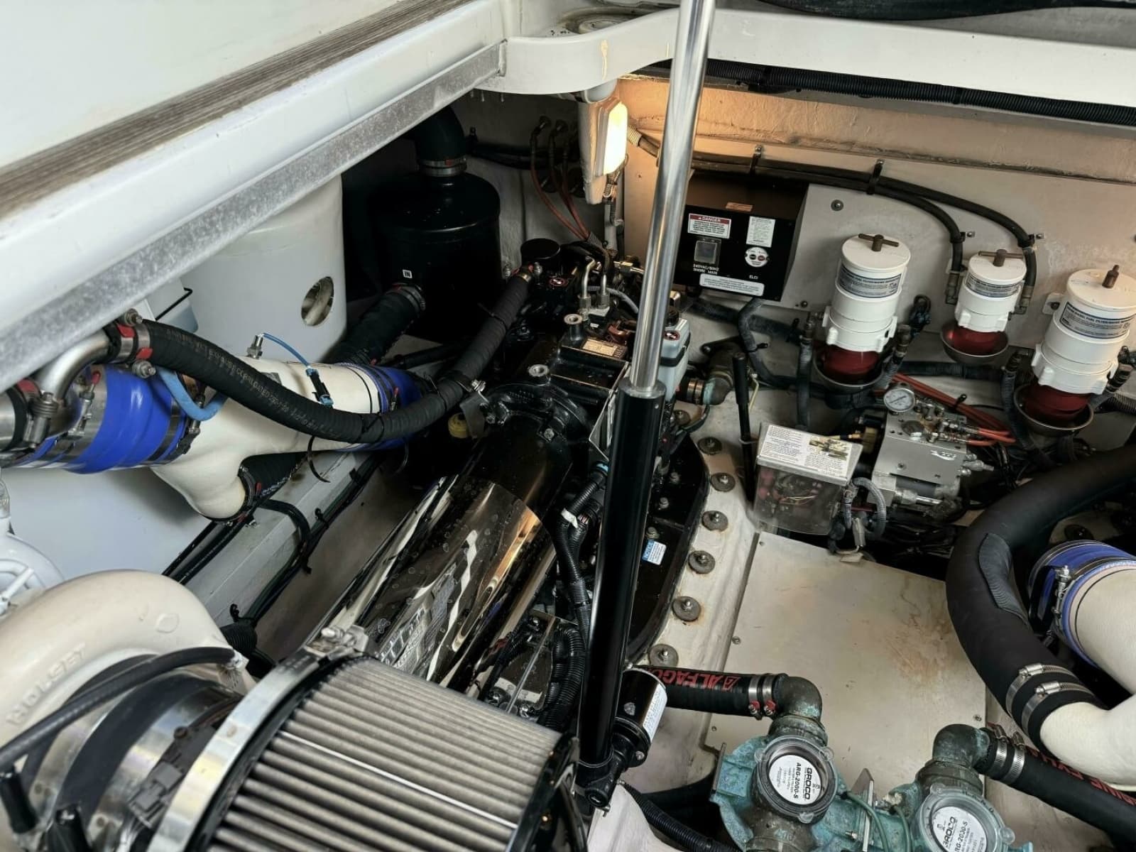 2016 Sea Ray 470 Sundancer - Photo 40