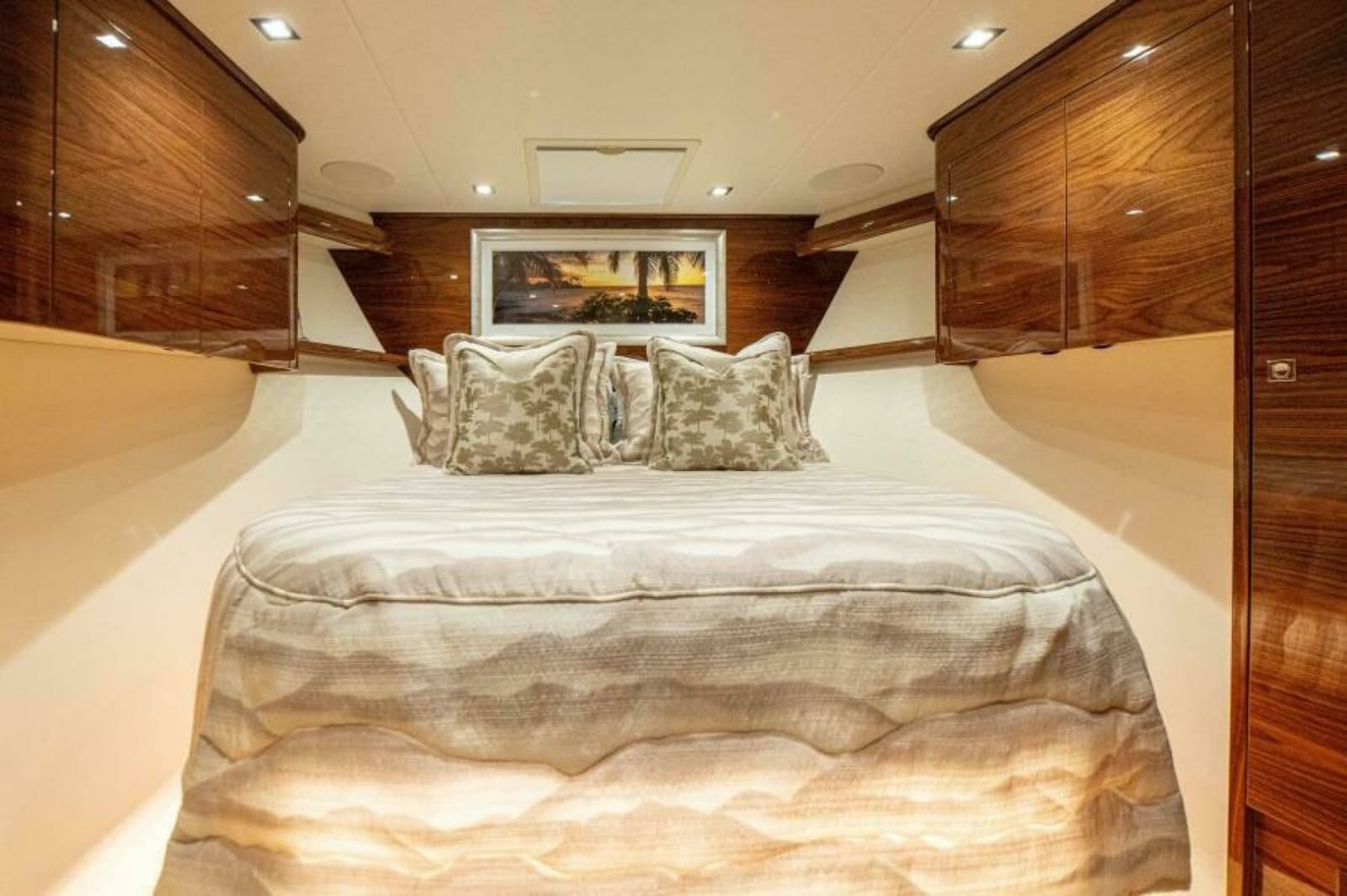 2023 Viking 64 Convertible - Photo 34