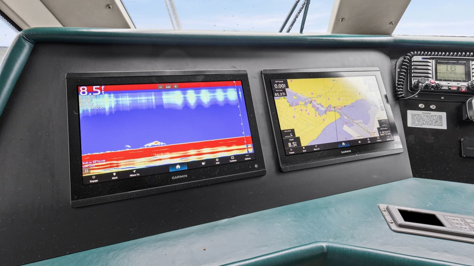 1999 Hatteras 60 Enclosed Bridge Convertible - Photo 27