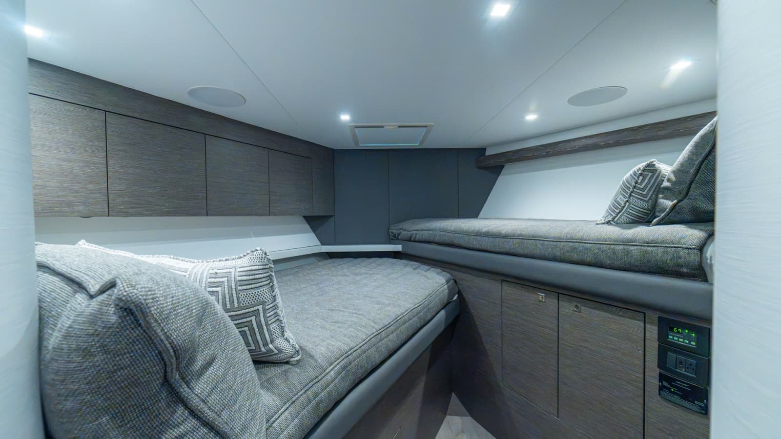 2024 Viking 64 Convertible - Photo 23