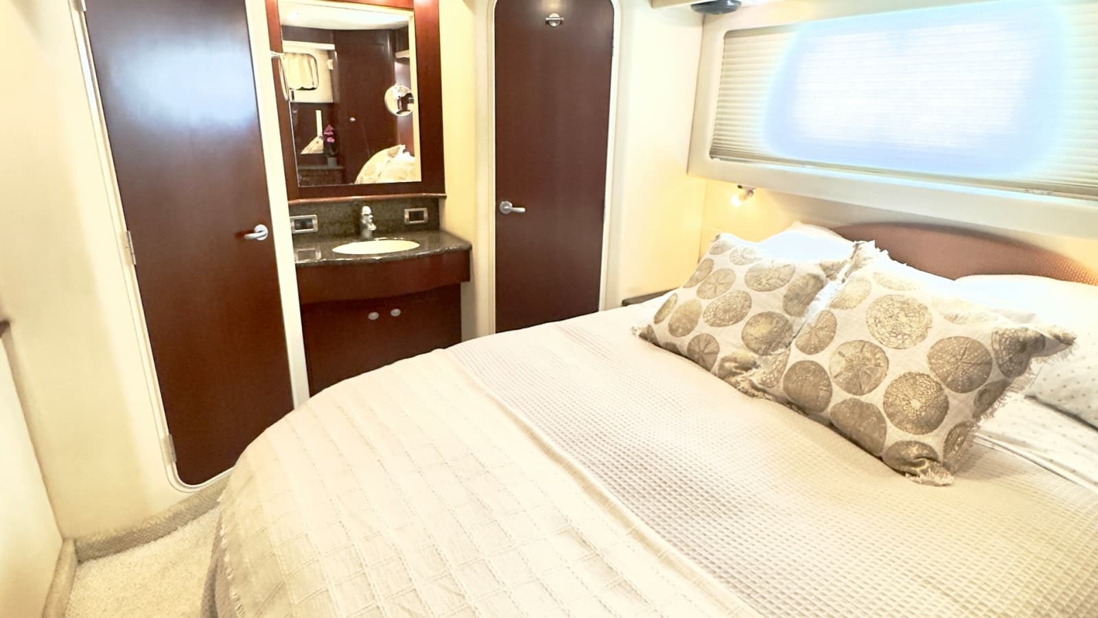 2006 Sea Ray 40 Motor Yacht - Photo 29