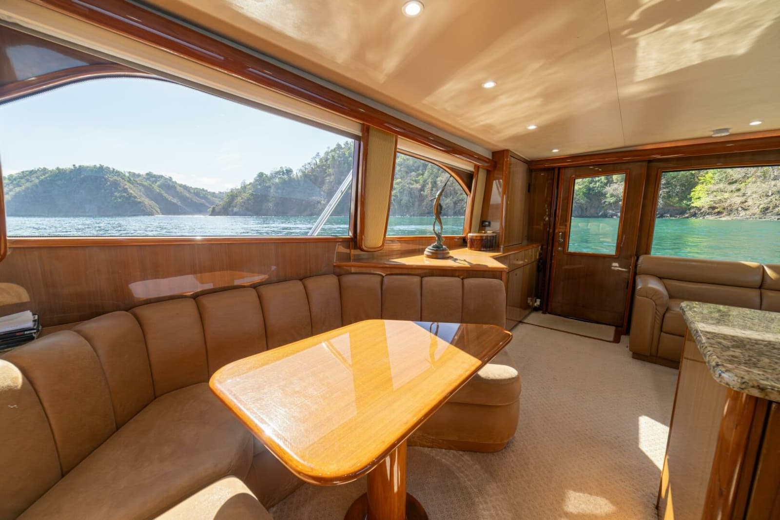 2006 Viking 56 Convertible - Photo 43