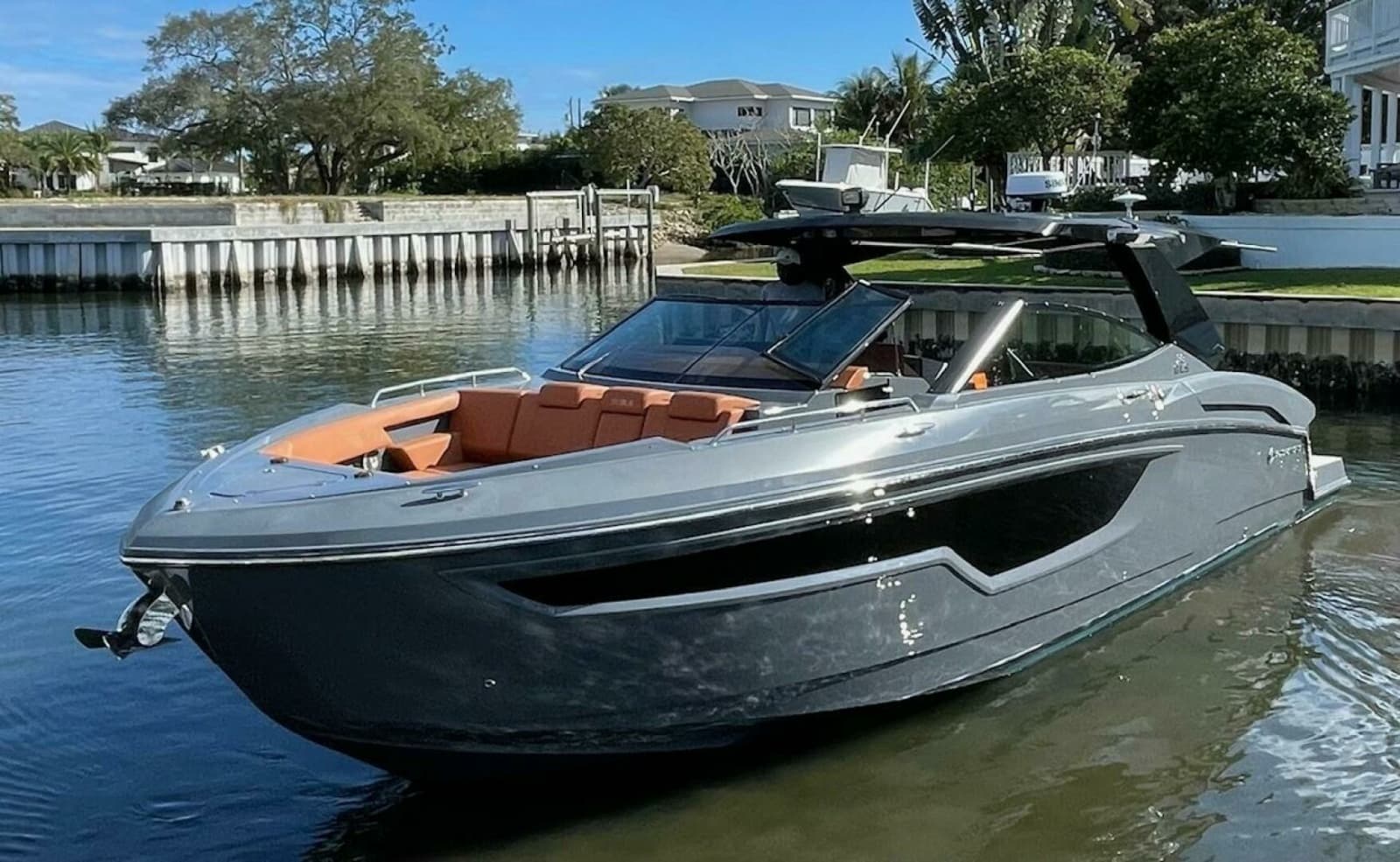 2023 Cruisers Yachts 38 GLS - Photo 2