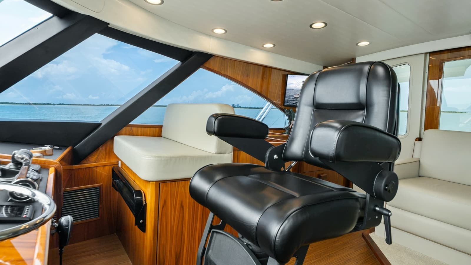 2021 Viking 72 Enclosed Bridge - Photo 13