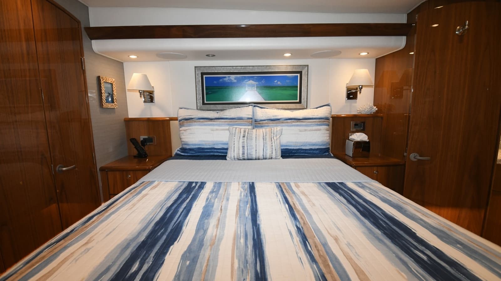 2019 Viking 58 Convertible - Photo 17
