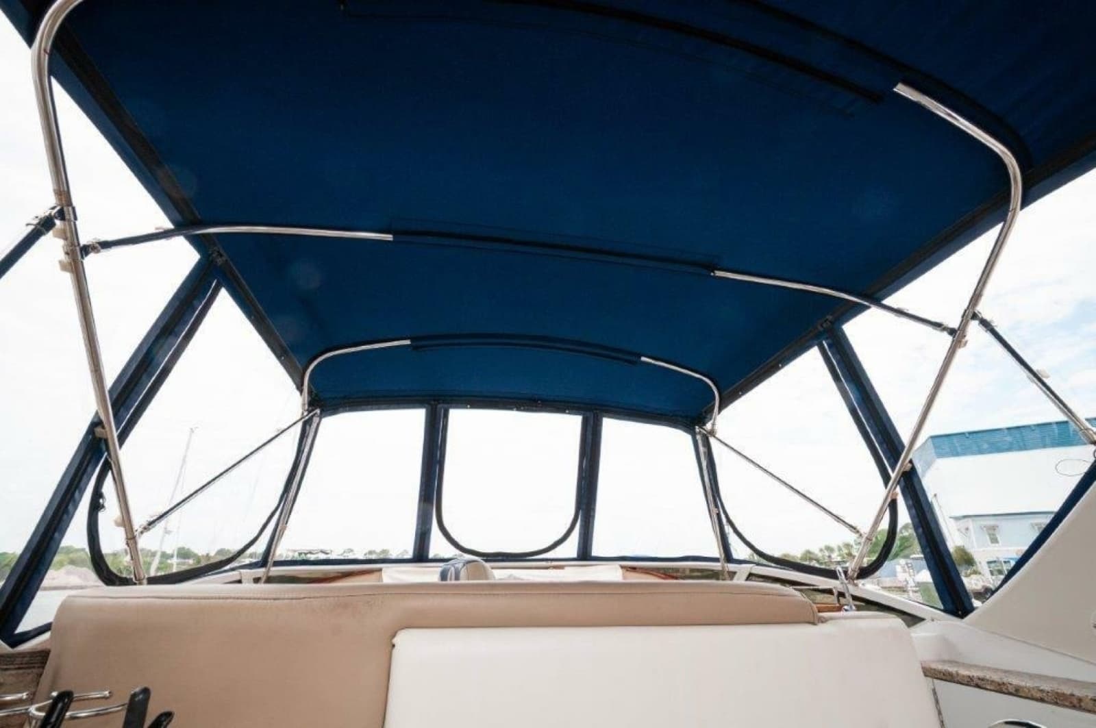 2002 Carver 444 Cockpit Motor Yacht - Photo 31
