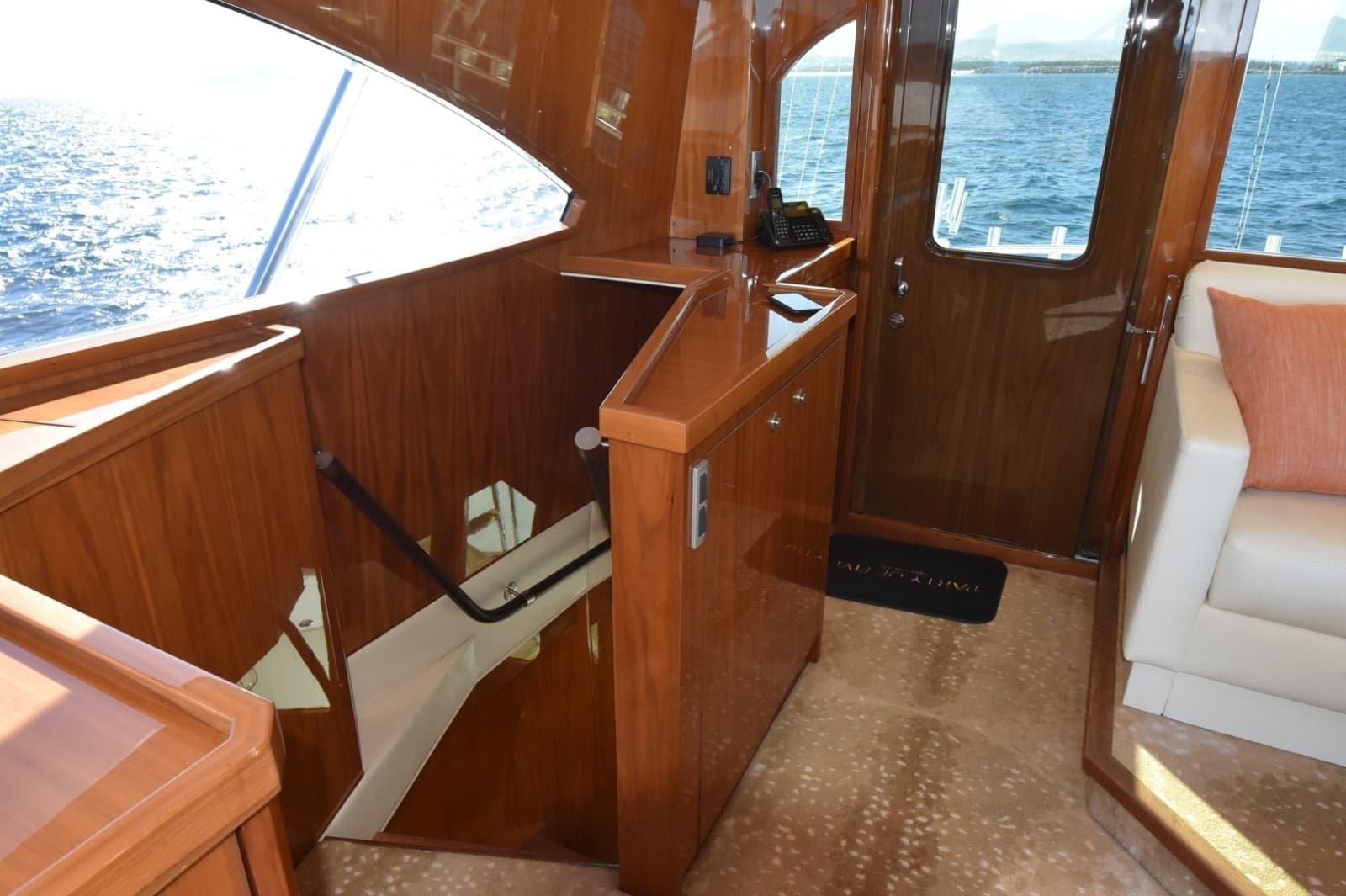 2019 Viking 80 Skybridge - Photo 135