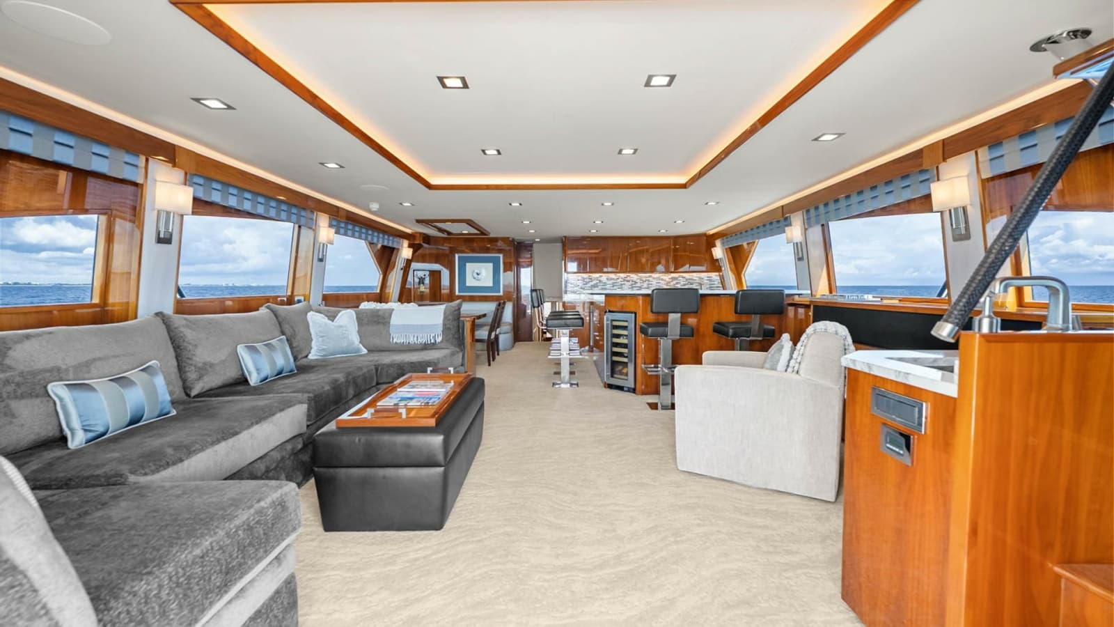 2017 Viking 92 Enclosed Bridge - Photo 3