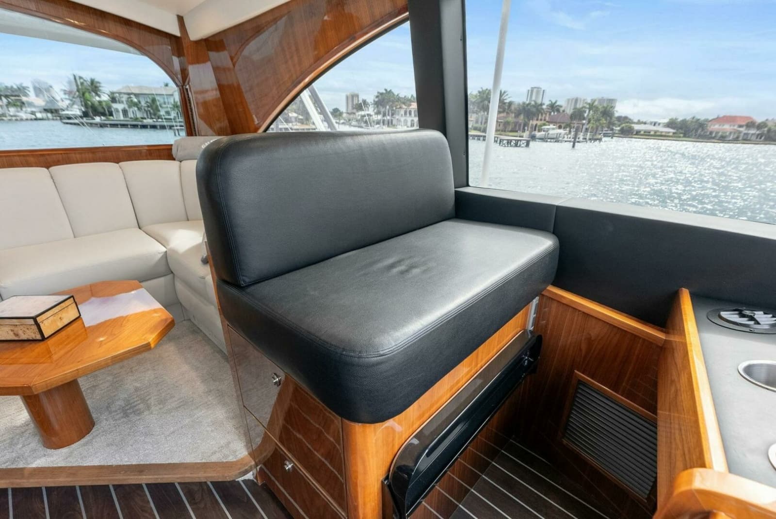 2022 Viking 68 Enclosed Bridge - Photo 23
