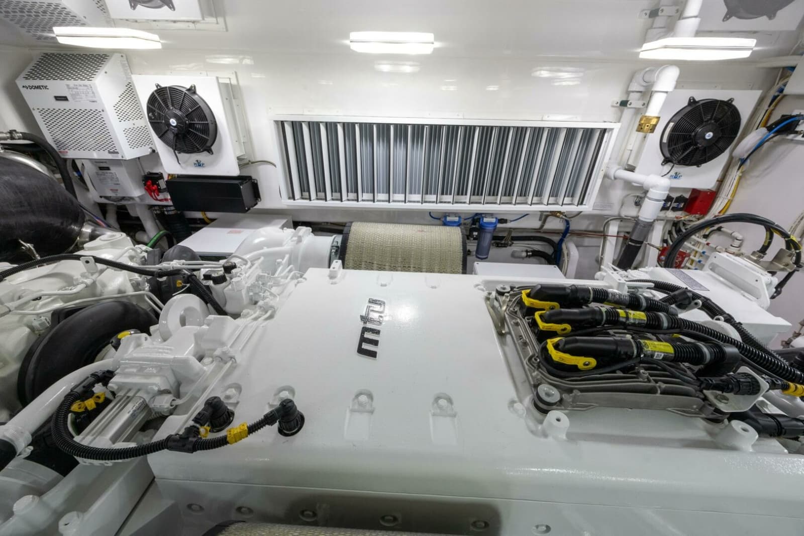 2025 Viking 82 Convertible - Photo 66