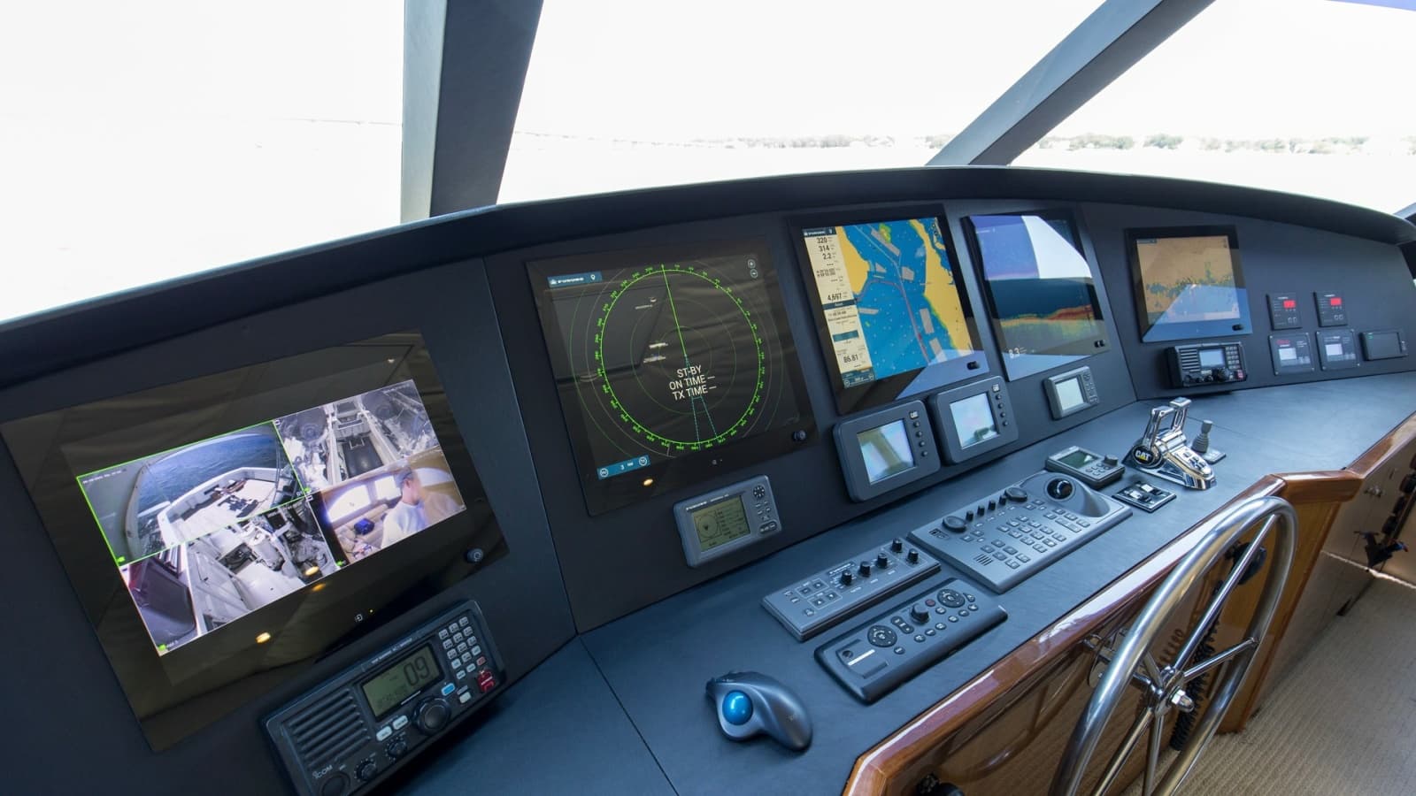 2007 Viking 64 Enclosed Bridge - Photo 32