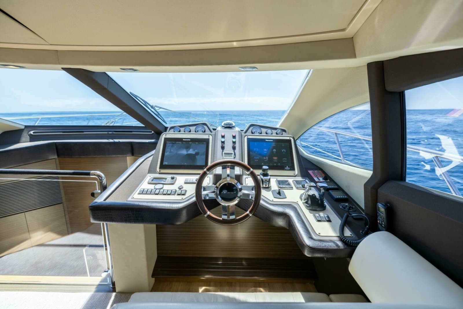 2015 Azimut 64 Flybridge - Photo 9