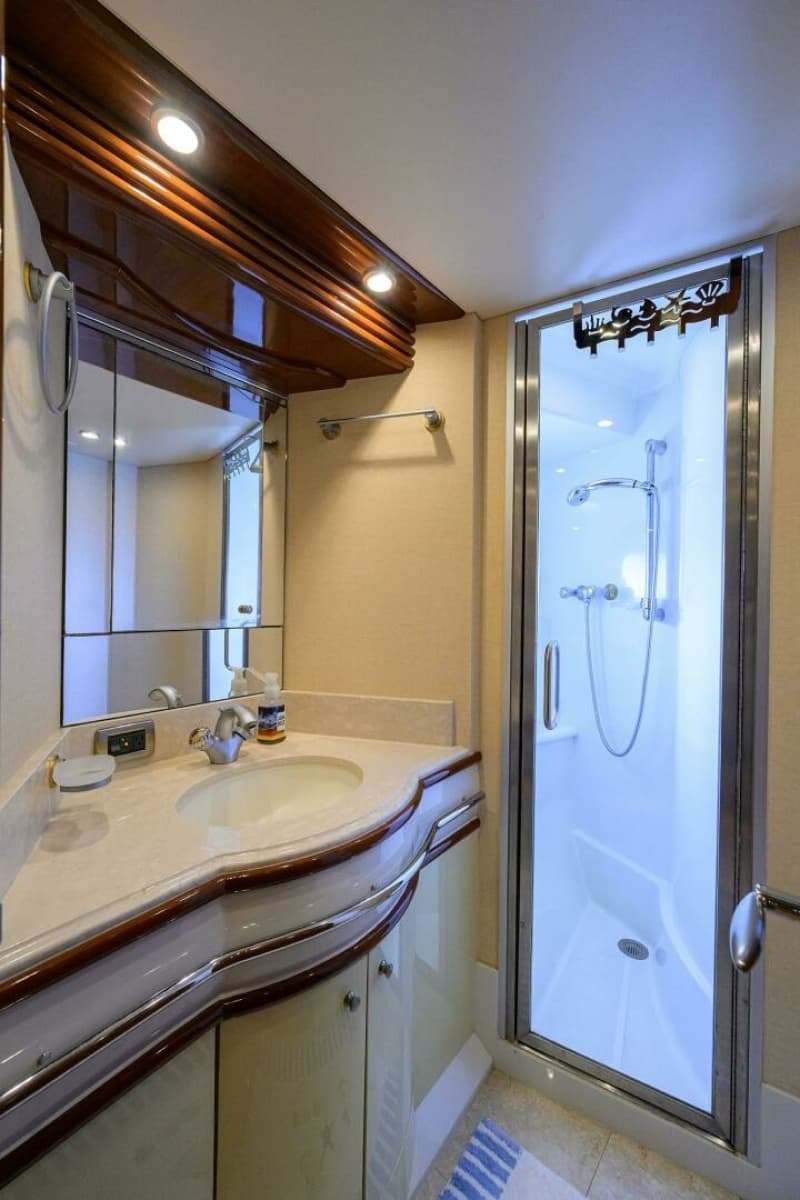 2005 Marquis 65 Motor Yacht - Photo 27