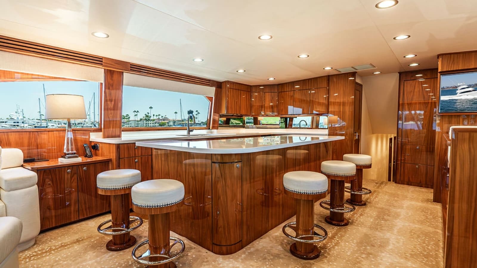 2019 Viking 80 Skybridge - Photo 8