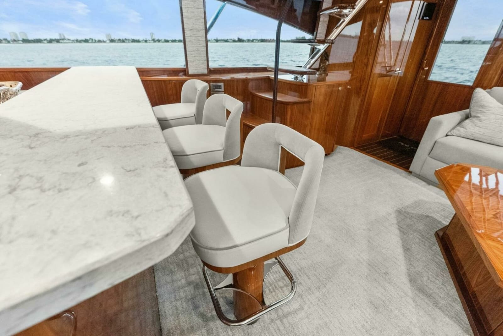 2022 Viking 68 Enclosed Bridge - Photo 10