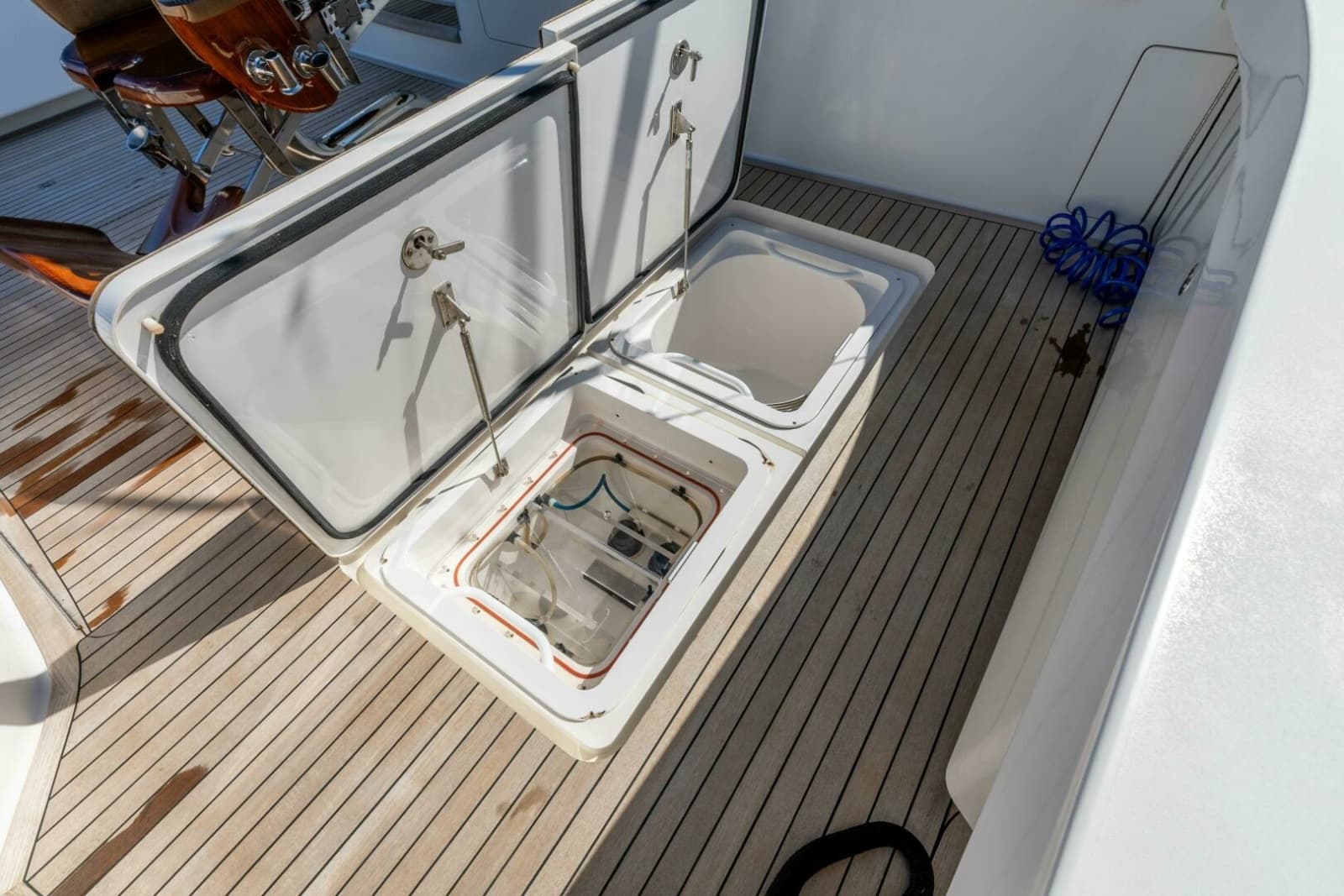 2013 Viking 76 Convertible - Photo 69
