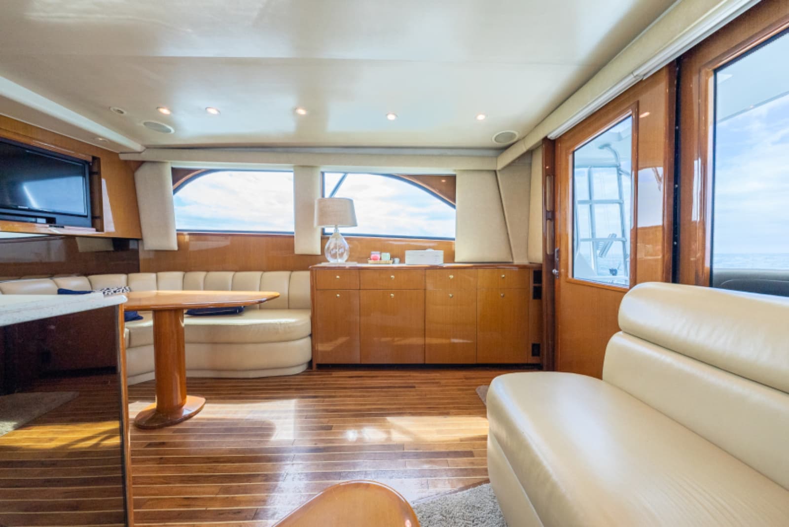 2003 Viking 45 Convertible - Photo 24