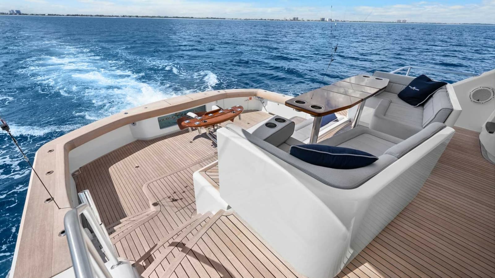2017 Viking 92 Enclosed Bridge - Photo 73