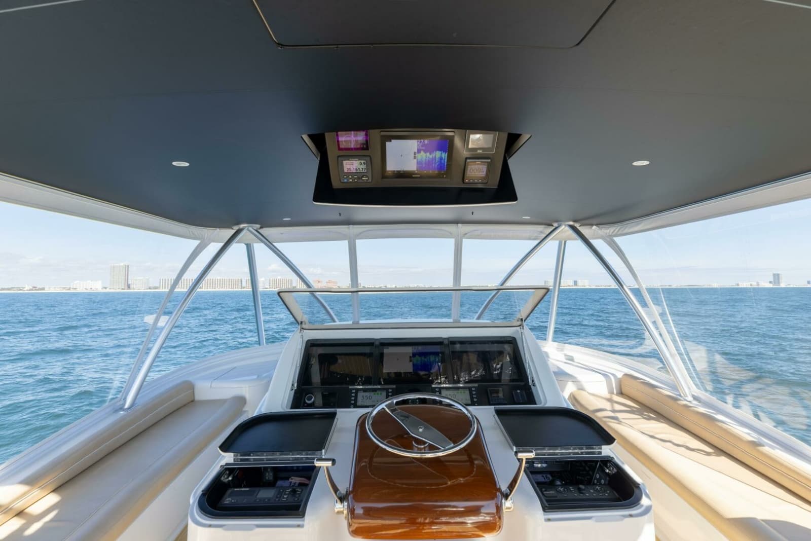 2020 Viking 62 Convertible - Photo 38