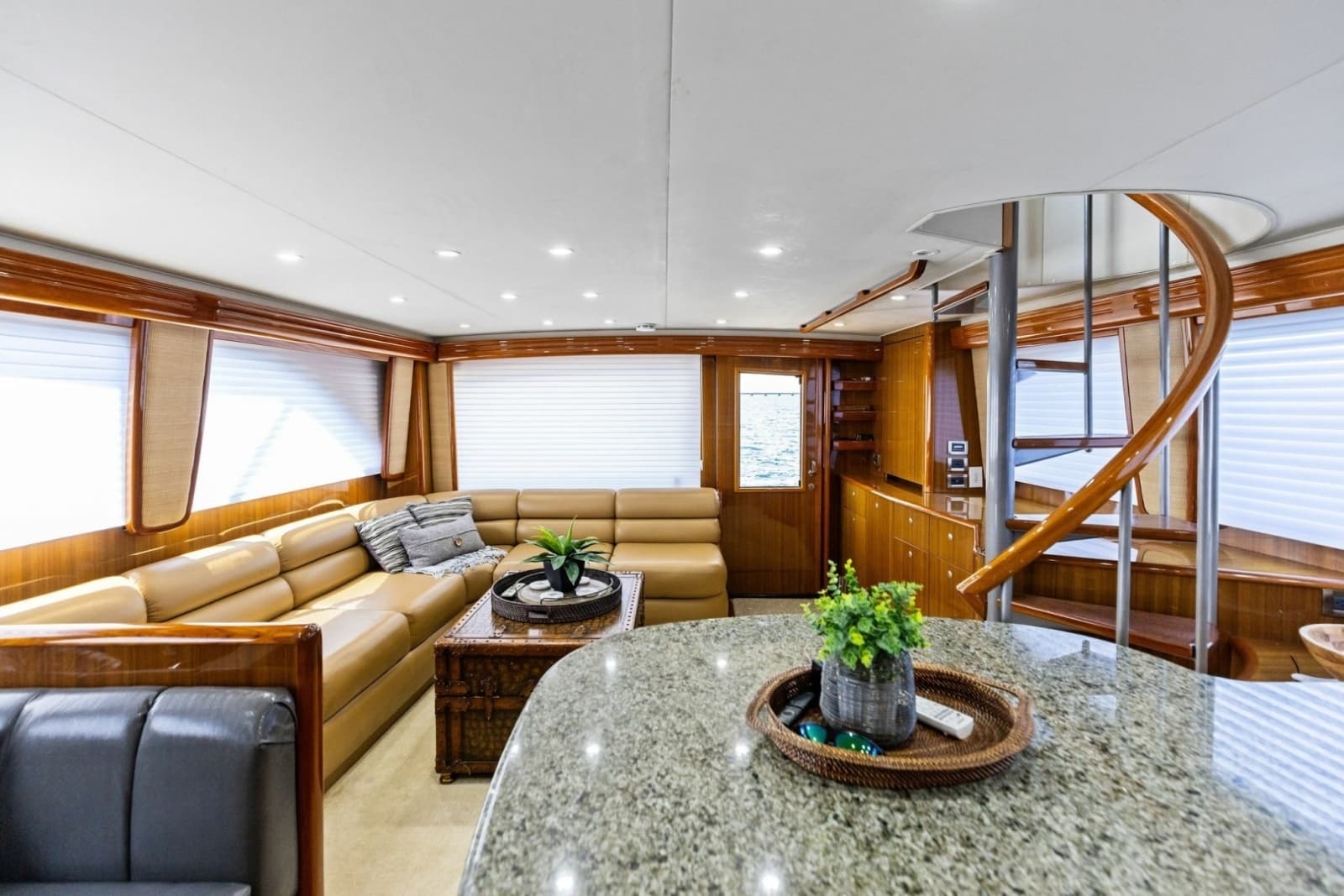 2008 Viking 68 Skybridge - Photo 5