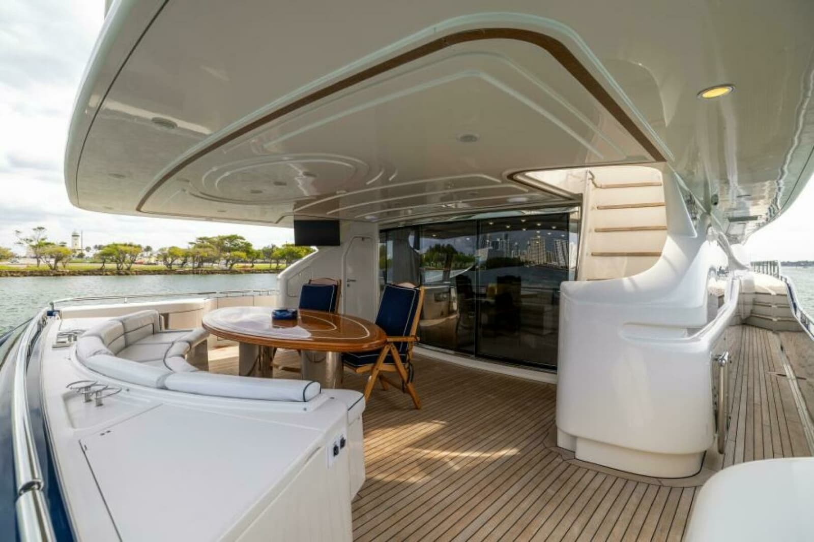 2001 Ferretti Yachts 94 Raised Pilothouse - Photo 42