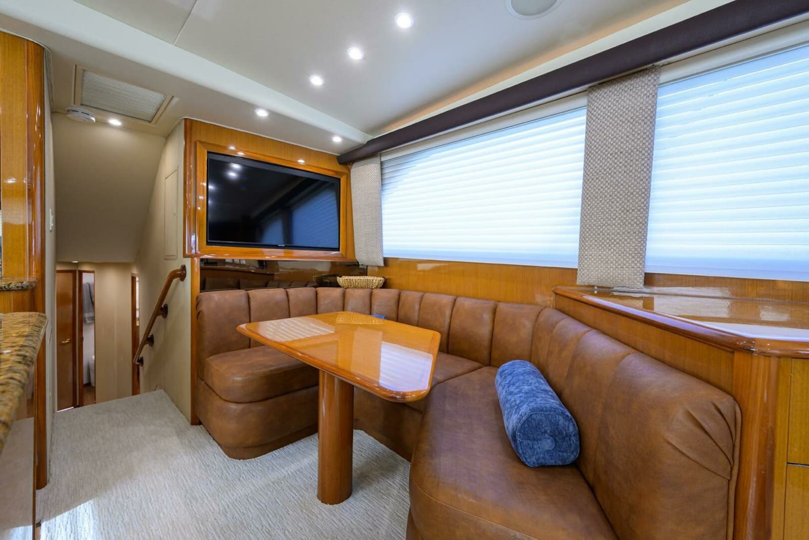 2004 Viking 56 Convertible - Photo 45