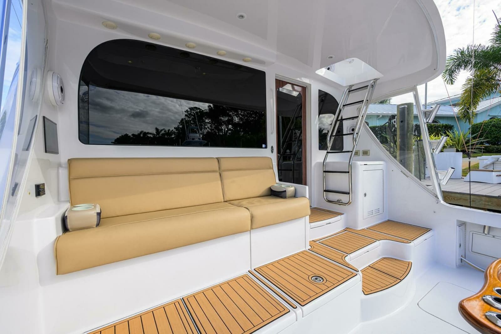 2013 Hatteras GT63 - Photo 38