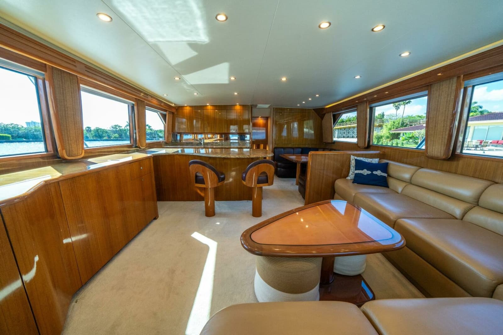 2006 Viking 68 Convertible - Photo 18