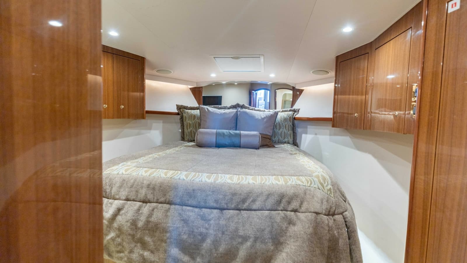 2007 Viking 45 Convertible - Photo 5
