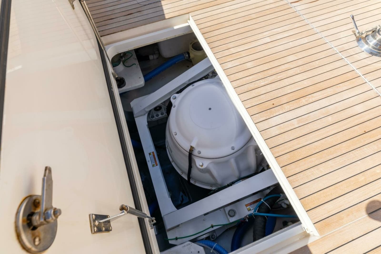 2013 Viking 76 Convertible - Photo 66