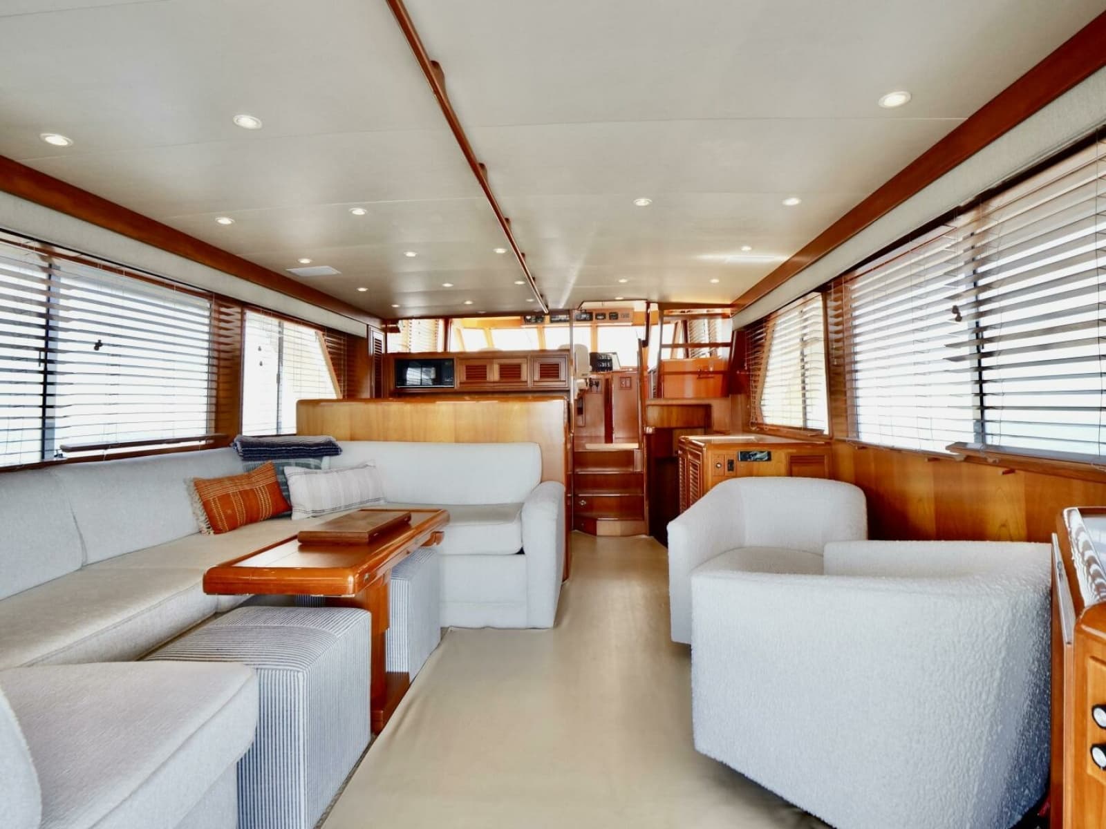 2000 Offshore Yachts 62 Pilothouse - Photo 18