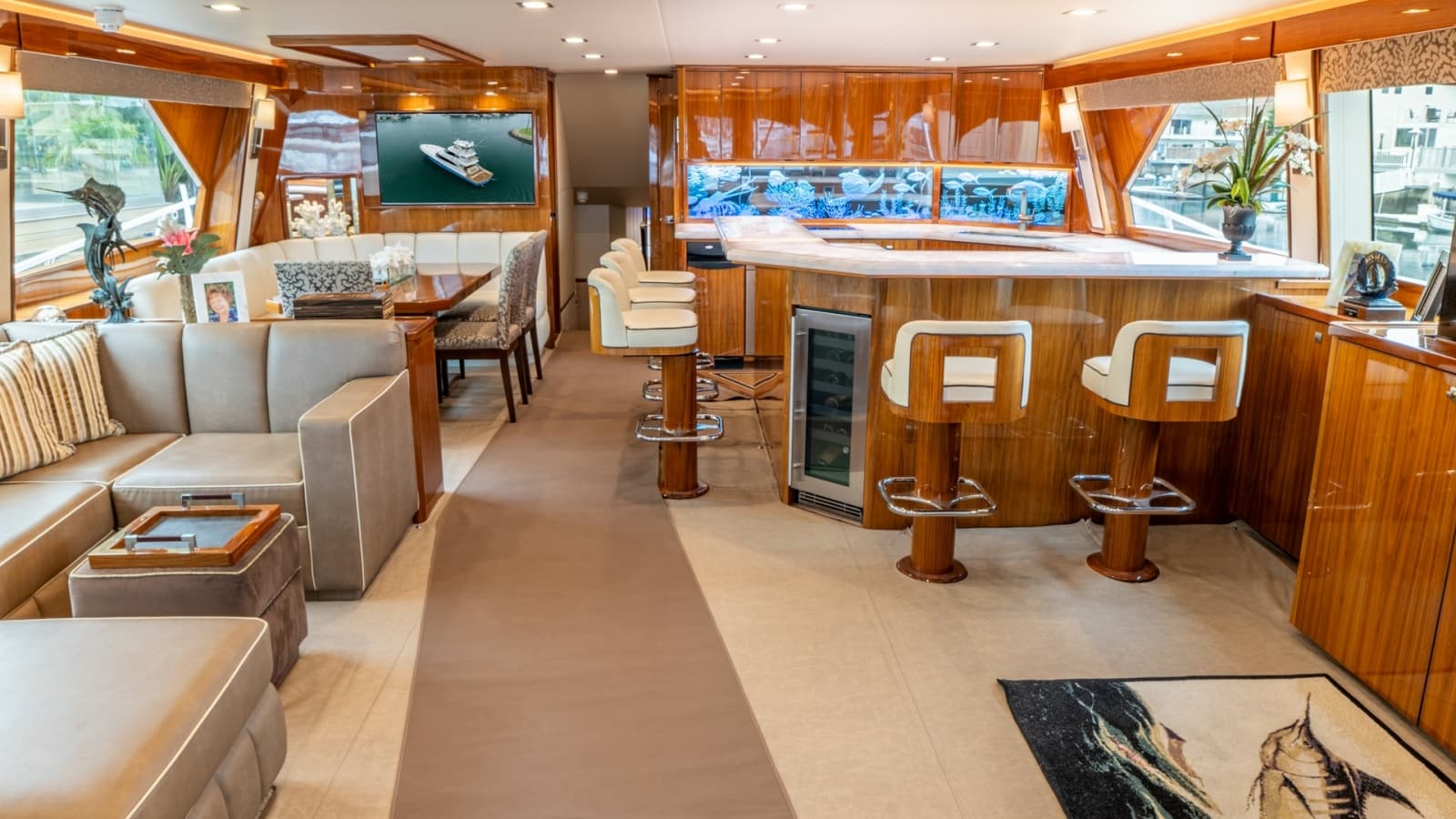 2020 Viking 92 Skybridge - Photo 6
