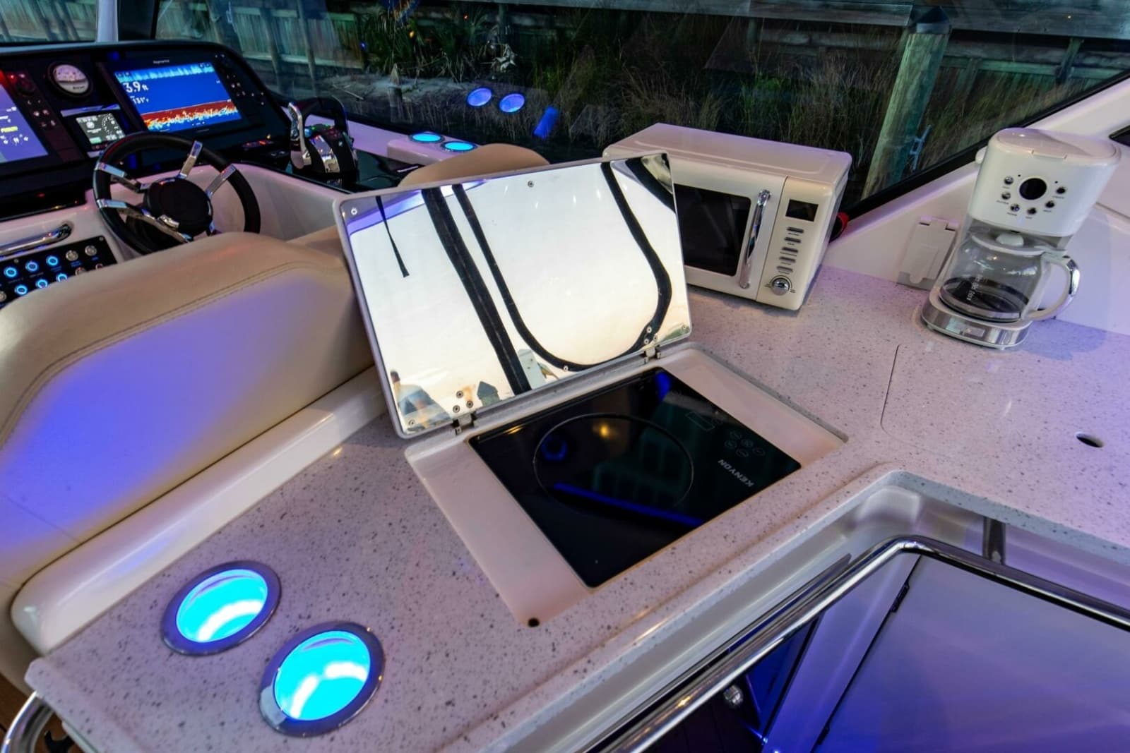 2018 Aquila 36 Power Cat - Photo 6