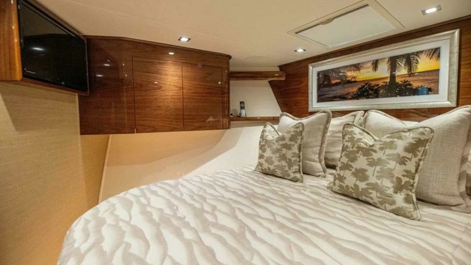 2023 Viking 64 Convertible - Photo 35