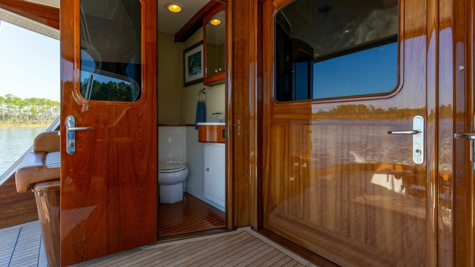 2005 Whiticar 76 Enclosed Bridge - Photo 49