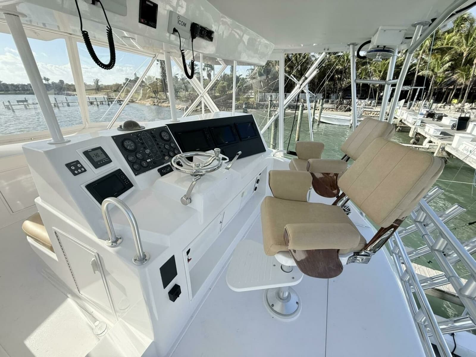 1992 Viking 50 Convertible - Photo 3