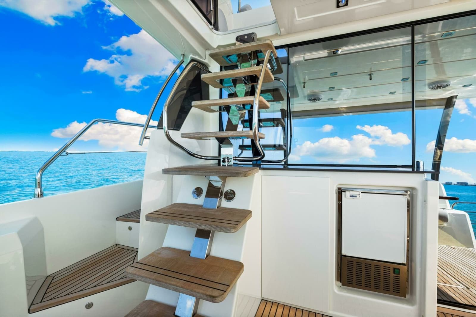 2019 Prestige 630 Flybridge - Photo 22